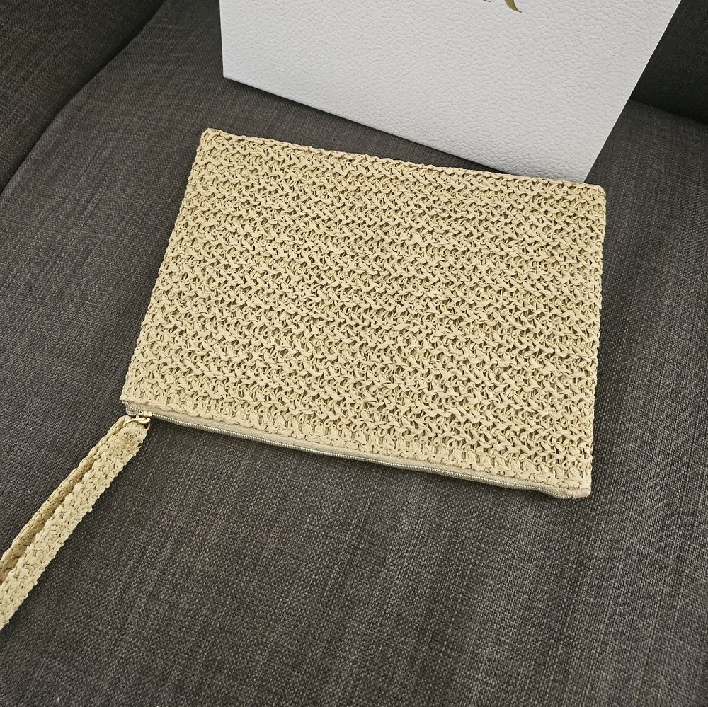 Brand new authentic Dior raffia wicker clutch with wrislet from Dior Beauty - Picture 6 of 14